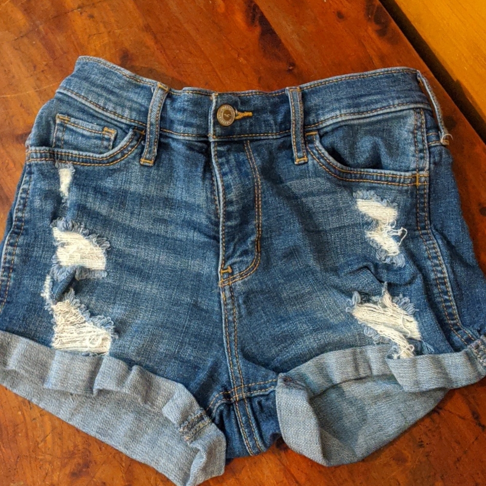 Hollister High Rise Ripped Short Short